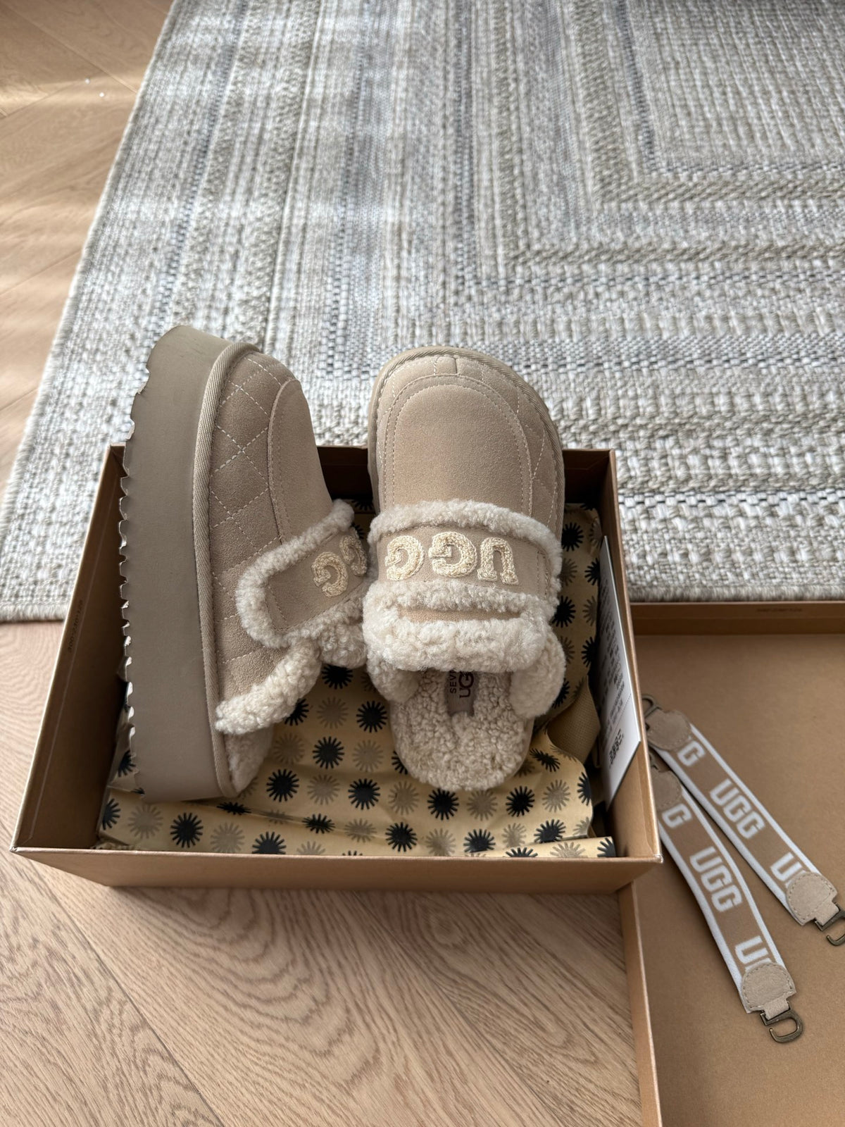 Izwear Violet Metalasse Shearling Platform Slippers In Sand Colorway