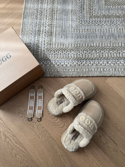 Izwear Violet Metalasse Shearling Platform Slippers In Sand Colorway