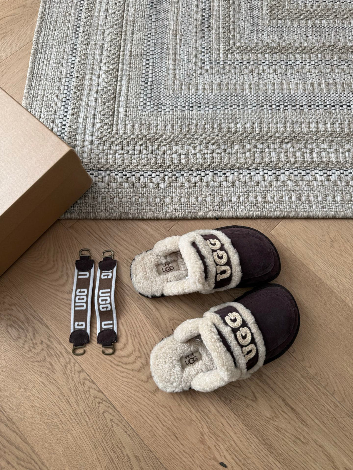Ozwear Violet Shearling Slippers In Chocolate